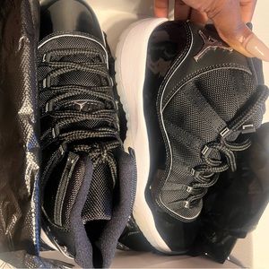Air Jordan is is 11 Retro Size 7 Gs/Men